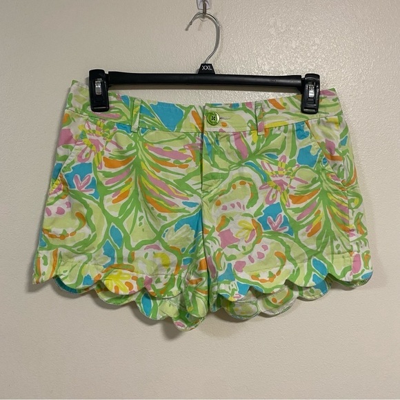 Lilly Pulitzer Shorts Women’s Size 6 Elephant Ear Print Buttercup Scallop Shorts - Picture 1 of 13